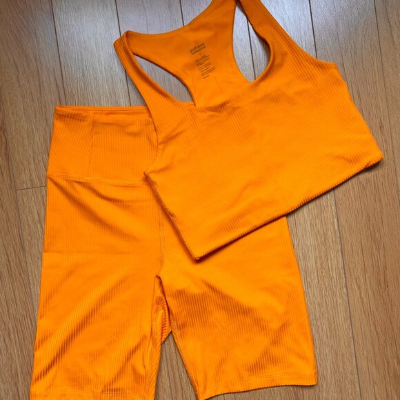 Girlfriend Collective Sports Bra - Picture 2 of 4